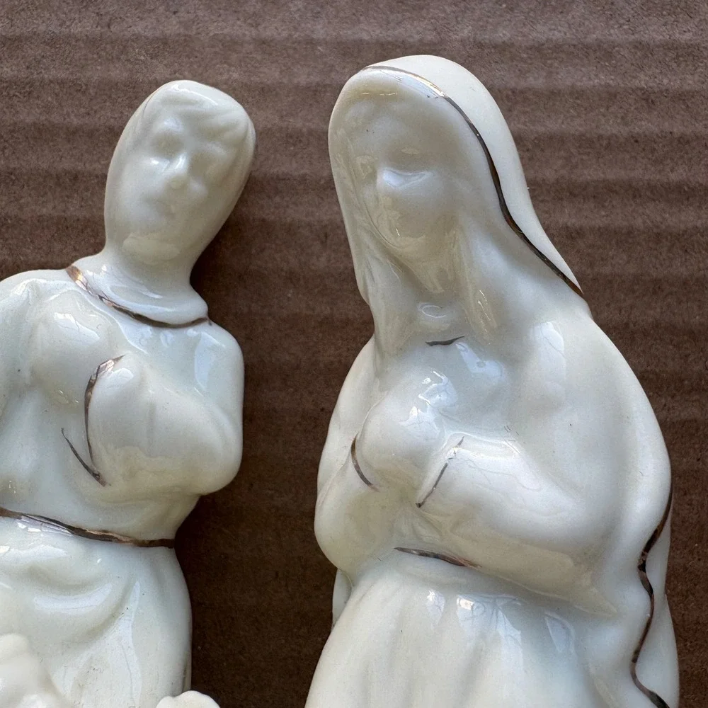Cream Nativity Scene Religious Figurine Baby Jesus Mary Joseph Gold Trim Vintage